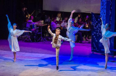 Dnipro, Ukrayna - 20 Ekim 2018: Müzikal Kvitka sanat projesi Kvitka Tsisik, Filarmoni Orkestrası üyeleri tarafından gerçekleştirilen..