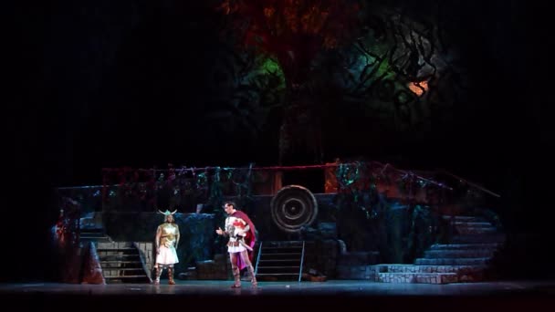 ドニエプル ウクライナ 2018 古典的なオペラ ノルマ ジャコモ プッチーニ ドニプロ国立オペラ バレエ劇場のメンバーによって実行される — ストック動画