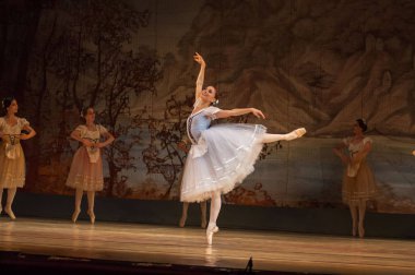 Dnipro, Ukrayna - 3 Kasım 2018: Klasik bale Giselle Adolphe Adam tarafından Dnipro Opera ve Bale Tiyatrosu üyeleri tarafından gerçekleştirilen.