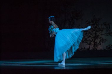 Dnipro, Ukrayna - 3 Kasım 2018: Klasik bale Giselle Adolphe Adam tarafından Dnipro Opera ve Bale Tiyatrosu üyeleri tarafından gerçekleştirilen.