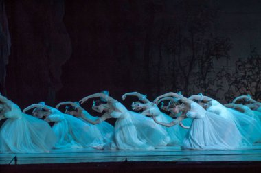 Dnipro, Ukrayna - 3 Kasım 2018: Klasik bale Giselle Adolphe Adam tarafından Dnipro Opera ve Bale Tiyatrosu üyeleri tarafından gerçekleştirilen.