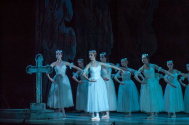 Dnipro, Ukrayna - 3 Kasım 2018: Klasik bale Giselle Adolphe Adam tarafından Dnipro Opera ve Bale Tiyatrosu üyeleri tarafından gerçekleştirilen.