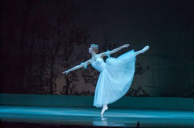 Dnipro, Ukrayna - 3 Kasım 2018: Klasik bale Giselle Adolphe Adam tarafından Dnipro Opera ve Bale Tiyatrosu üyeleri tarafından gerçekleştirilen.