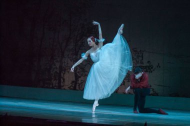 Dnipro, Ukrayna - 3 Kasım 2018: Klasik bale Giselle Adolphe Adam tarafından Dnipro Opera ve Bale Tiyatrosu üyeleri tarafından gerçekleştirilen.
