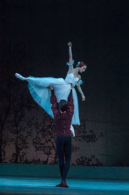 Dnipro, Ukrayna - 3 Kasım 2018: Klasik bale Giselle Adolphe Adam tarafından Dnipro Opera ve Bale Tiyatrosu üyeleri tarafından gerçekleştirilen.