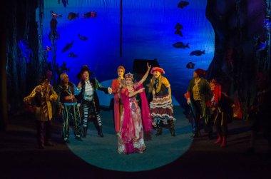 Dnipro, Ukrayna - 4 Kasım 2018: Mucize-Yudo Dnipro devlet Drama ve komedi tiyatro üyeleri tarafından gerçekleştirilen sualtı Krallık.