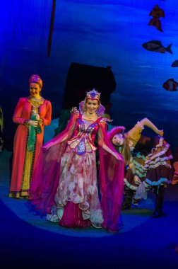 Dnipro, Ukrayna - 4 Kasım 2018: Mucize-Yudo Dnipro devlet Drama ve komedi tiyatro üyeleri tarafından gerçekleştirilen sualtı Krallık.