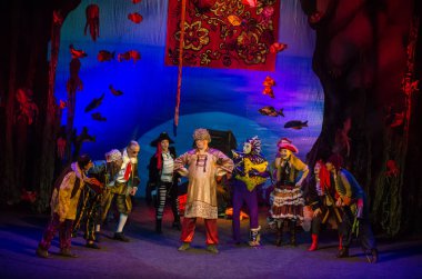 Dnipro, Ukrayna - 4 Kasım 2018: Mucize-Yudo Dnipro devlet Drama ve komedi tiyatro üyeleri tarafından gerçekleştirilen sualtı Krallık.