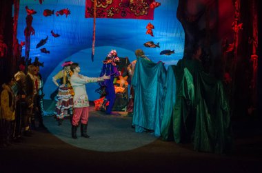 Dnipro, Ukrayna - 4 Kasım 2018: Mucize-Yudo Dnipro devlet Drama ve komedi tiyatro üyeleri tarafından gerçekleştirilen sualtı Krallık.