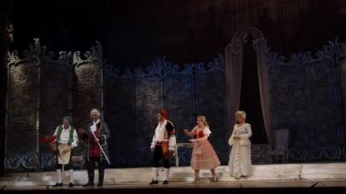 Dnipro, Ukrayna - 12 Ekim 2018: Dnipro Opera ve Bale Tiyatrosu üyeleri tarafından gerçekleştirilen Figaro'nun düğünü opera.