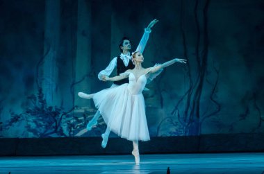 Dnipro, Ukrayna - 17 Kasım 2018: Klasik bale Sylphs Frederic Chopin müzik Dnipro Opera ve Bale Tiyatrosu üyeleri tarafından gerçekleştirilen.