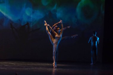 Dnipro, Ukrayna - 17 Kasım 2018: Ulusal Bale Dnipro Devlet Opera ve Bale gösterisinde üyeleri tarafından gerçekleştirilen gece bale çocuklarının.