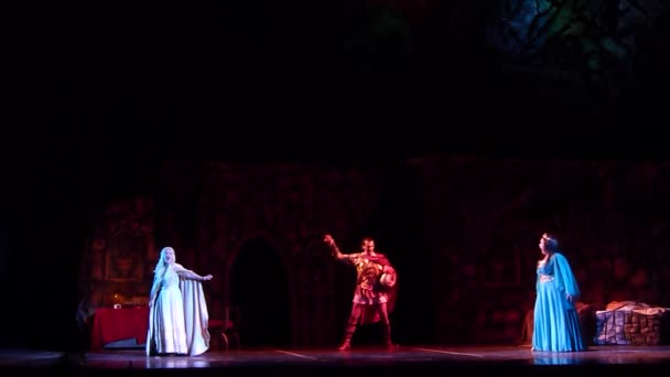 ドニエプル ウクライナ 2018 古典的なオペラ ノルマ ジャコモ プッチーニ ドニプロ国立オペラ バレエ劇場のメンバーによって実行される — ストック動画