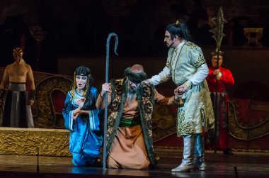 Dnipro, Ukrayna - 22 Aralık 2018: Klasik Giacomo Puccini Dnipro Opera ve Bale Tiyatrosu üyeleri tarafından gerçekleştirilen Turandot Operası.