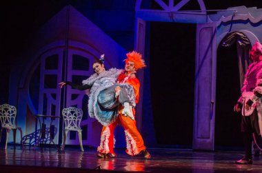 Dnipro, Ukrayna - 29 Aralık 2018: Müzikal Kitsin House Dnipro Opera ve Bale Tiyatrosu üyeleri tarafından gerçekleştirilen.