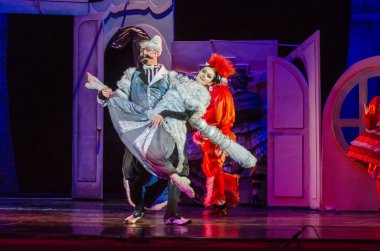 Dnipro, Ukrayna - 29 Aralık 2018: Müzikal Kitsin House Dnipro Opera ve Bale Tiyatrosu üyeleri tarafından gerçekleştirilen.