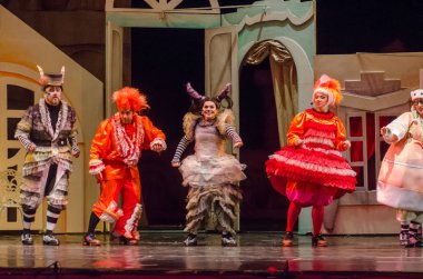 Dnipro, Ukrayna - 29 Aralık 2018: Müzikal Kitsin House Dnipro Opera ve Bale Tiyatrosu üyeleri tarafından gerçekleştirilen.