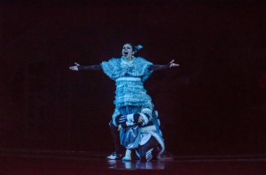 Dnipro, Ukrayna - 29 Aralık 2018: Müzikal Kitsin House Dnipro Opera ve Bale Tiyatrosu üyeleri tarafından gerçekleştirilen.