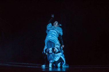 Dnipro, Ukrayna - 29 Aralık 2018: Müzikal Kitsin House Dnipro Opera ve Bale Tiyatrosu üyeleri tarafından gerçekleştirilen.