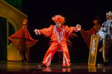 Dnipro, Ukrayna - 29 Aralık 2018: Müzikal Kitsin House Dnipro Opera ve Bale Tiyatrosu üyeleri tarafından gerçekleştirilen.