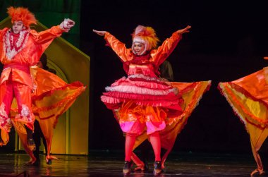 Dnipro, Ukrayna - 29 Aralık 2018: Müzikal Kitsin House Dnipro Opera ve Bale Tiyatrosu üyeleri tarafından gerçekleştirilen.