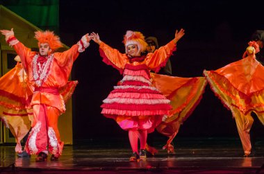 Dnipro, Ukrayna - 29 Aralık 2018: Müzikal Kitsin House Dnipro Opera ve Bale Tiyatrosu üyeleri tarafından gerçekleştirilen.