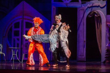 Dnipro, Ukrayna - 29 Aralık 2018: Müzikal Kitsin House Dnipro Opera ve Bale Tiyatrosu üyeleri tarafından gerçekleştirilen.