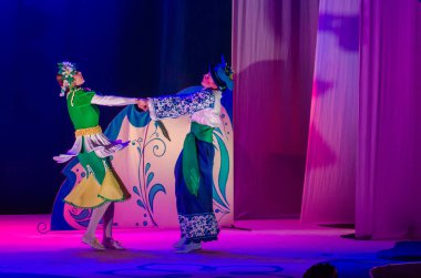 Dnipro, Ukrayna - 26 Aralık 2018: Barvinok Dnipro devlet Drama ve komedi tiyatro üyeleri tarafından gerçekleştirilen bizim kahraman olan.