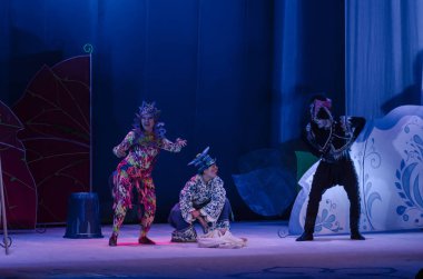 Dnipro, Ukrayna - 26 Aralık 2018: Barvinok Dnipro devlet Drama ve komedi tiyatro üyeleri tarafından gerçekleştirilen bizim kahraman olan.