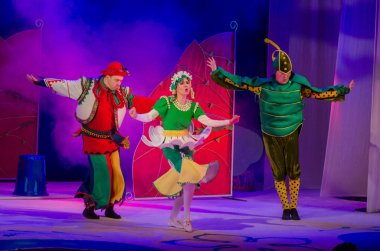 Dnipro, Ukrayna - 26 Aralık 2018: Barvinok Dnipro devlet Drama ve komedi tiyatro üyeleri tarafından gerçekleştirilen bizim kahraman olan.