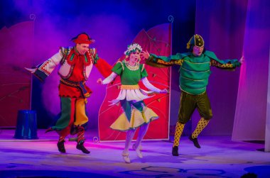 Dnipro, Ukrayna - 26 Aralık 2018: Barvinok Dnipro devlet Drama ve komedi tiyatro üyeleri tarafından gerçekleştirilen bizim kahraman olan.