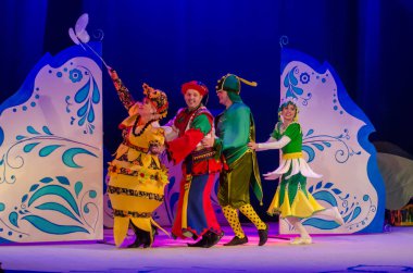 Dnipro, Ukrayna - 26 Aralık 2018: Barvinok Dnipro devlet Drama ve komedi tiyatro üyeleri tarafından gerçekleştirilen bizim kahraman olan.