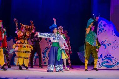 Dnipro, Ukrayna - 26 Aralık 2018: Barvinok Dnipro devlet Drama ve komedi tiyatro üyeleri tarafından gerçekleştirilen bizim kahraman olan.