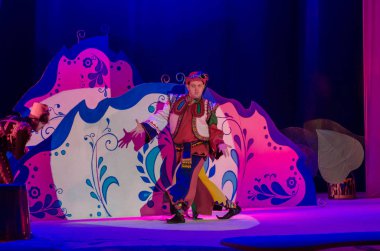 Dnipro, Ukrayna - 26 Aralık 2018: Barvinok Dnipro devlet Drama ve komedi tiyatro üyeleri tarafından gerçekleştirilen bizim kahraman olan.