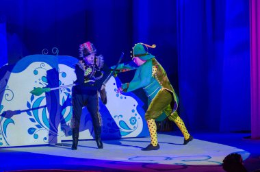 Dnipro, Ukrayna - 26 Aralık 2018: Barvinok Dnipro devlet Drama ve komedi tiyatro üyeleri tarafından gerçekleştirilen bizim kahraman olan.