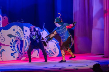 Dnipro, Ukrayna - 26 Aralık 2018: Barvinok Dnipro devlet Drama ve komedi tiyatro üyeleri tarafından gerçekleştirilen bizim kahraman olan.