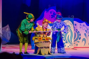 Dnipro, Ukrayna - 26 Aralık 2018: Barvinok Dnipro devlet Drama ve komedi tiyatro üyeleri tarafından gerçekleştirilen bizim kahraman olan.