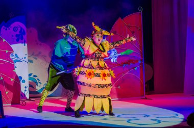 Dnipro, Ukrayna - 26 Aralık 2018: Barvinok Dnipro devlet Drama ve komedi tiyatro üyeleri tarafından gerçekleştirilen bizim kahraman olan.