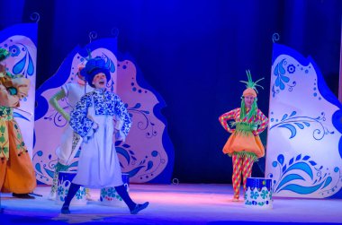 Dnipro, Ukrayna - 26 Aralık 2018: Barvinok Dnipro devlet Drama ve komedi tiyatro üyeleri tarafından gerçekleştirilen bizim kahraman olan.