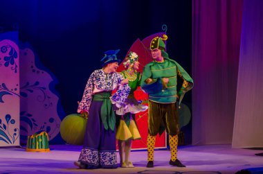 Dnipro, Ukrayna - 26 Aralık 2018: Barvinok Dnipro devlet Drama ve komedi tiyatro üyeleri tarafından gerçekleştirilen bizim kahraman olan.