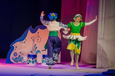 Dnipro, Ukrayna - 26 Aralık 2018: Barvinok Dnipro devlet Drama ve komedi tiyatro üyeleri tarafından gerçekleştirilen bizim kahraman olan.