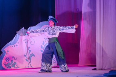 Dnipro, Ukrayna - 26 Aralık 2018: Barvinok Dnipro devlet Drama ve komedi tiyatro üyeleri tarafından gerçekleştirilen bizim kahraman olan.
