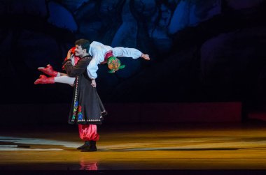 Dnipro, Ukrayna - 6 Ocak 2018: Noel bale Dnipro Opera ve Bale Tiyatrosu üyeleri tarafından gerçekleştirilen önceki gece 