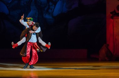 Dnipro, Ukrayna - 6 Ocak 2018: Noel bale Dnipro Opera ve Bale Tiyatrosu üyeleri tarafından gerçekleştirilen önceki gece 
