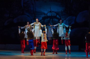 Dnipro, Ukrayna - 6 Ocak 2018: Noel bale Dnipro Opera ve Bale Tiyatrosu üyeleri tarafından gerçekleştirilen önceki gece 