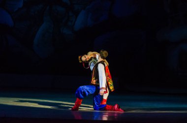 Dnipro, Ukrayna - 6 Ocak 2018: Noel bale Dnipro Opera ve Bale Tiyatrosu üyeleri tarafından gerçekleştirilen önceki gece 