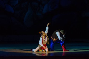 Dnipro, Ukrayna - 6 Ocak 2018: Noel bale Dnipro Opera ve Bale Tiyatrosu üyeleri tarafından gerçekleştirilen önceki gece 