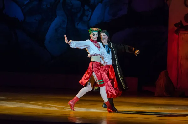 乌克兰第聂伯罗 2018年1月6日 Dnipro 歌剧和芭蕾剧院成员表演的圣诞芭蕾前一夜 — 图库照片