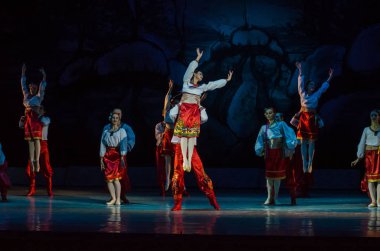 Dnipro, Ukrayna - 6 Ocak 2018: Noel bale Dnipro Opera ve Bale Tiyatrosu üyeleri tarafından gerçekleştirilen önceki gece 