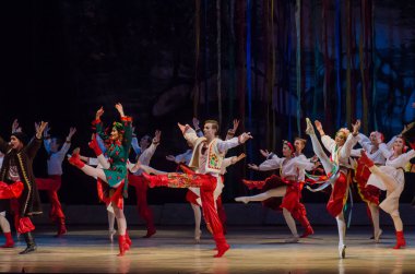 Dnipro, Ukrayna - 6 Ocak 2018: Noel bale Dnipro Opera ve Bale Tiyatrosu üyeleri tarafından gerçekleştirilen önceki gece 